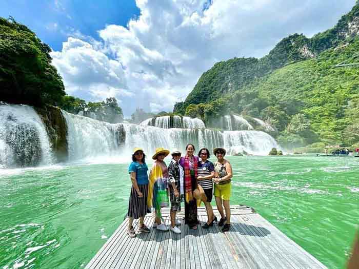 Mua tour du lịch đi Cao Bằng tại Kavo Travel giá chỉ từ 2 triệu đồng. Giá tour bao gồm tất cả chi phí ăn ở, ngủ nghỉ, đi lại tiêu chuẩn tốt nhất..