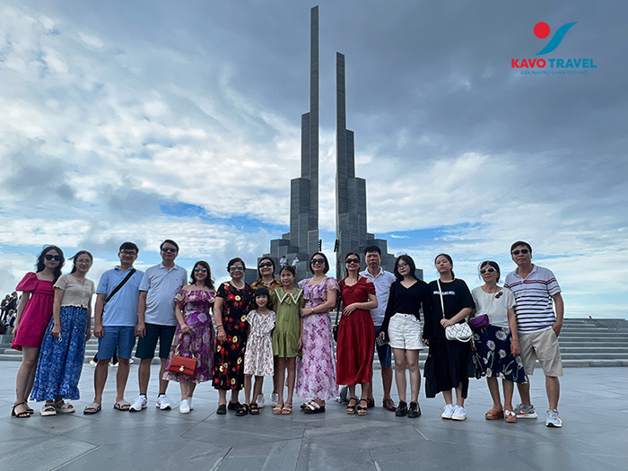 Sự hài lòng tuyệt đối của khách hàng là niềm tự hào của công ty du lịch Khát Vọng Việt.