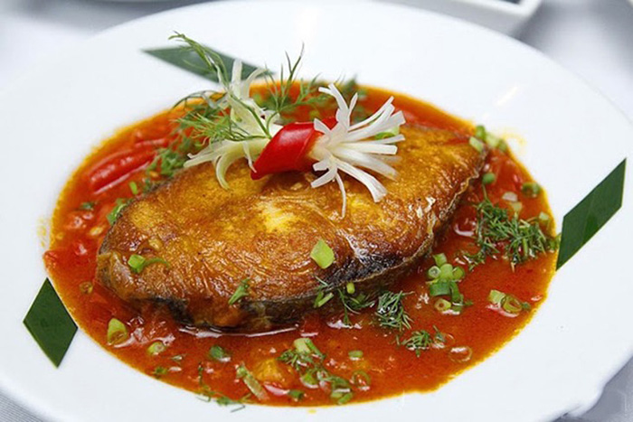 Cá thu sốt cà chua ngon có vị thịt cá đậm đà mà không tanh, nước sốt cà chua đủ vị vừa ăn.