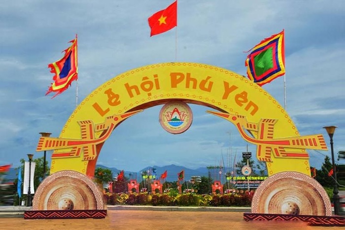 Từ tháng 1 đến tháng 3 là mùa lễ hội rực rỡ sắc màu