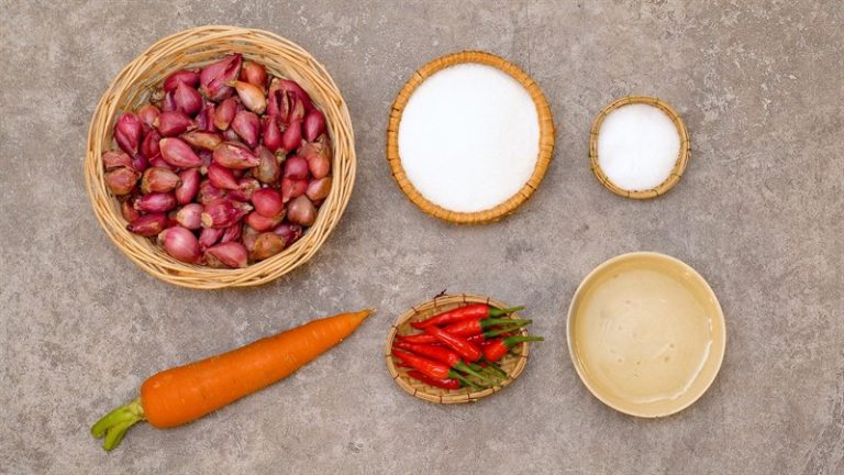 Cách Muối Dưa Hành Giòn Ngon, Không Bị Khú (Ăn Ngay Sau 3 Ngày)